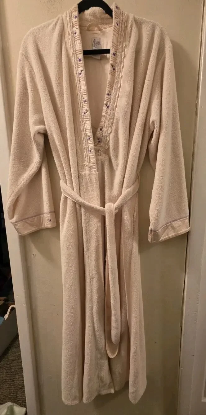 Aerie Floral Embroidered Terry Cloth Fleece Robe Purple Flower Detail M Granny